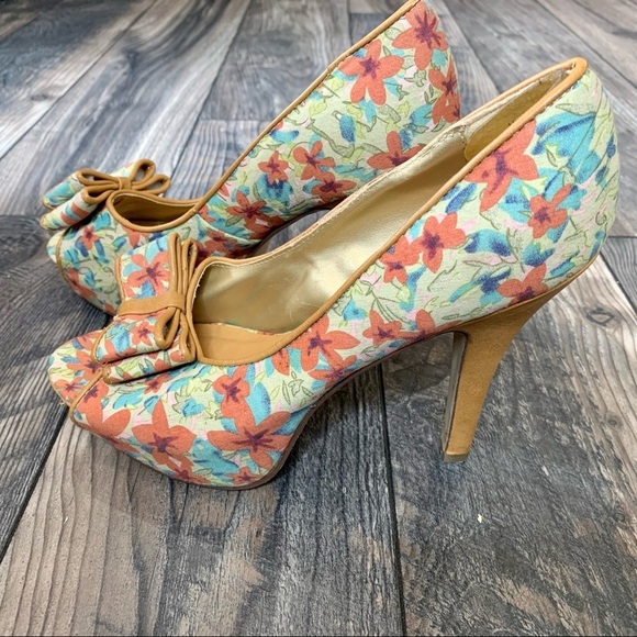 Madden Girl Luckkie Bow Accent Floral Heels Sz 8 - Picture 1 of 4
